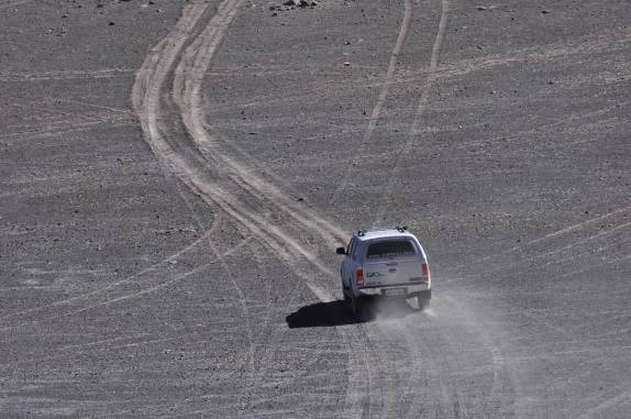 Fiona sobe montanha no Parque Nacional Nevado Tres Cruces, região do Paso San Francisco, próximo à Copiapo, no Chile